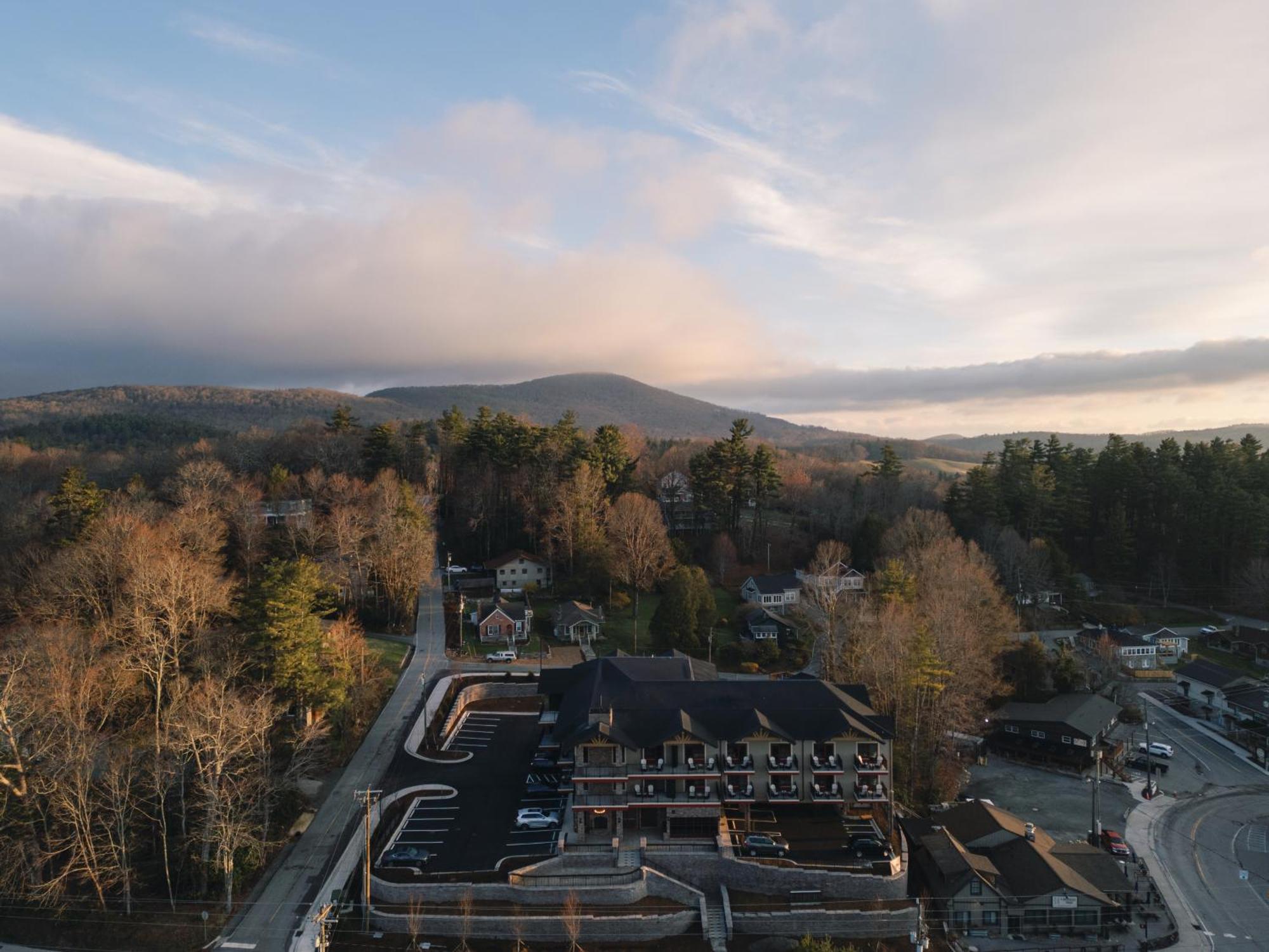 The Embers Hotel Blowing Rock Exterior photo